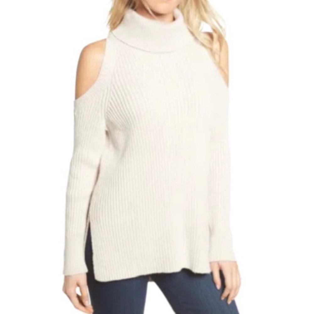 Cupcakes & Cashmere Rodell turtleneck cold shoulder knit sweater size small